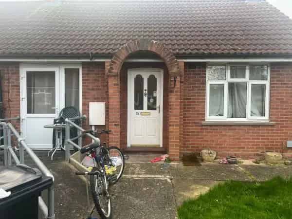 2 Bedroom Bungalow with Disabled Access and Garden