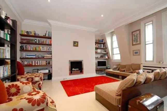 Flat for sale in Park Road, Regents Park, London NW1