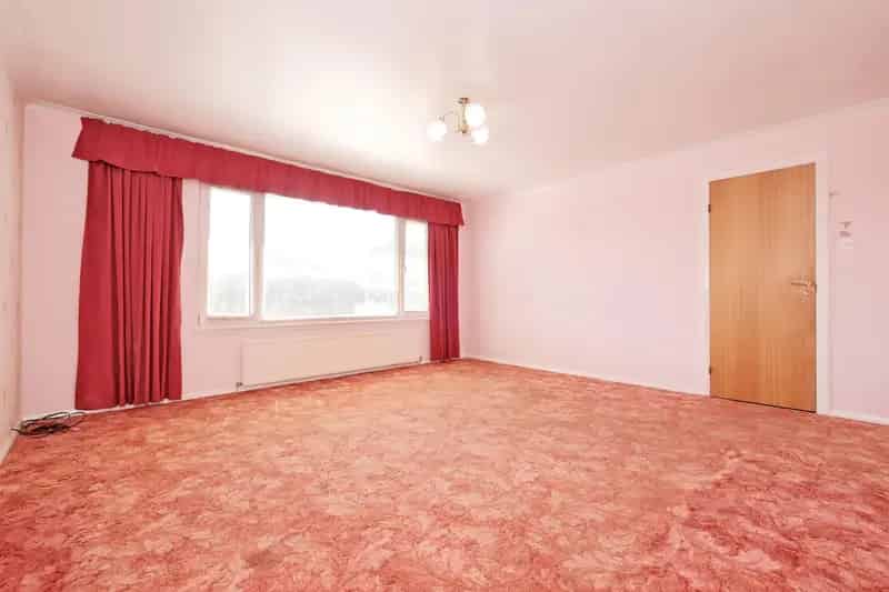Five Bedroom Detached Bungalow with Double Garage