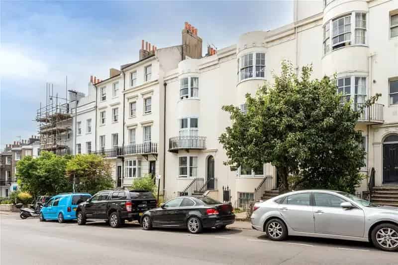 2 Bedroom Garden Apartment Brighton Grade II Listed Building
