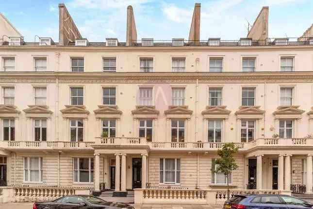 Flat for sale in Warrington Crescent, Little Venice, London W9