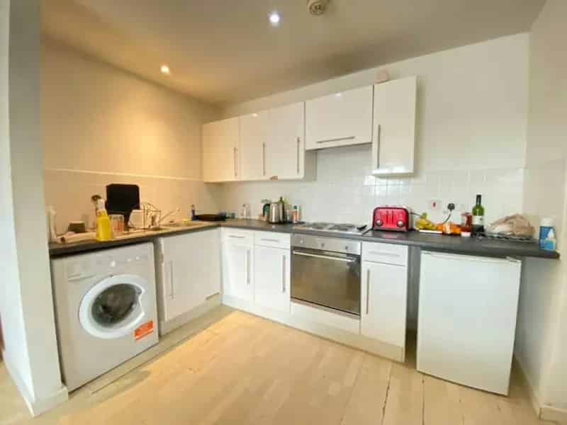 Spacious 2-Bedroom Apartment Near Salford Quays