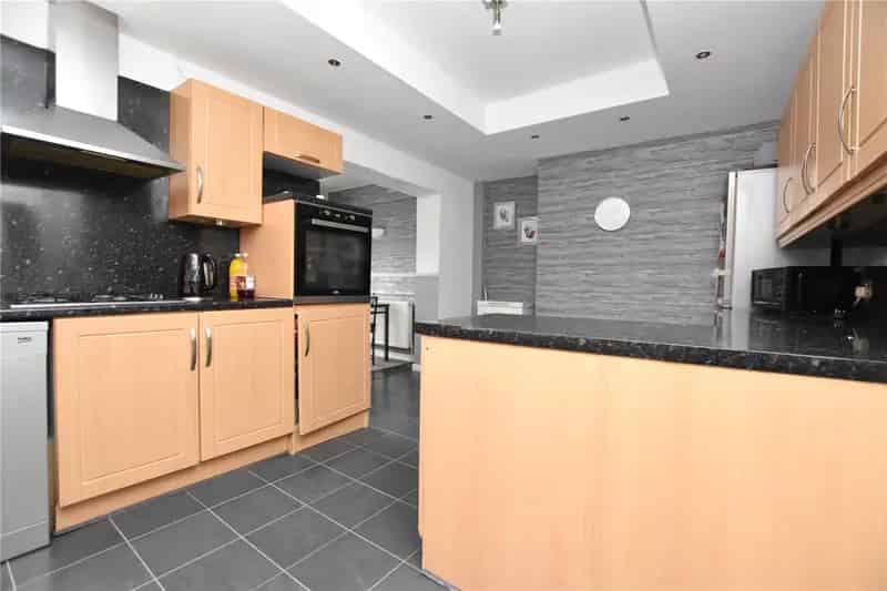 Three Bedroom Semi Detached House Extended Ideal First Time Buyer