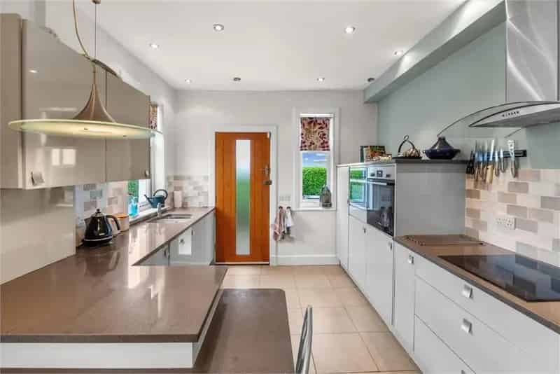 4 Bed Detached Bungalow Corstorphine Private Gardens Driveway Garage