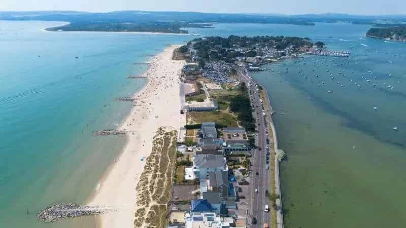 2 Bed Flat for Sale near Sandbanks Beach