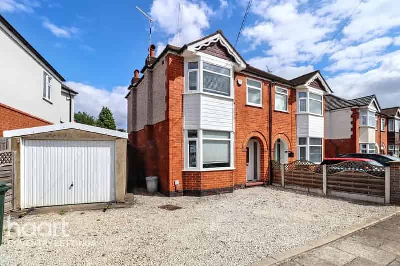 3 Bedroom Semi-Detached House to Rent