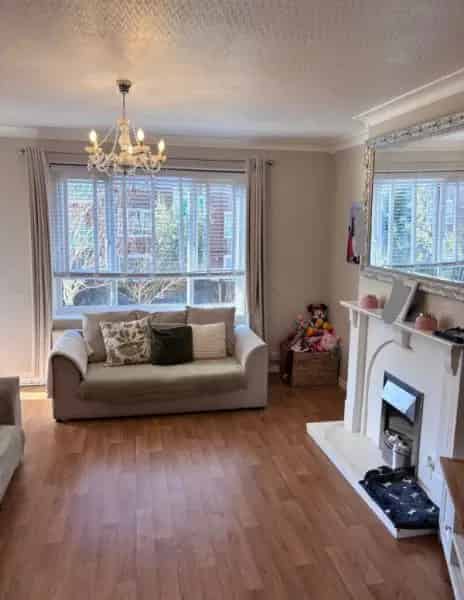 2 Bedroom Property Near Transport and Amenities