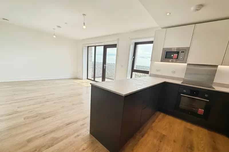 Stunning 2-Bedroom Apartment with Balcony - Millbrook Studios Harlow