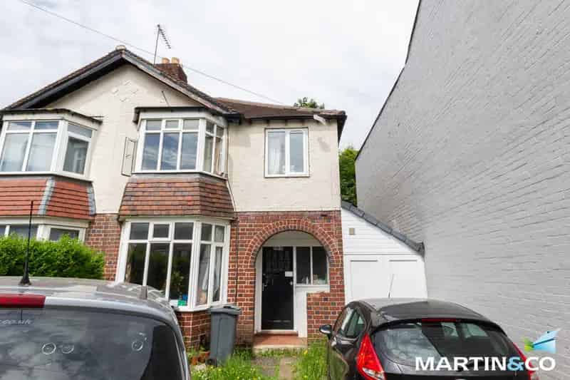 3 Bedroom Semi Detached House Student Professional Sharers