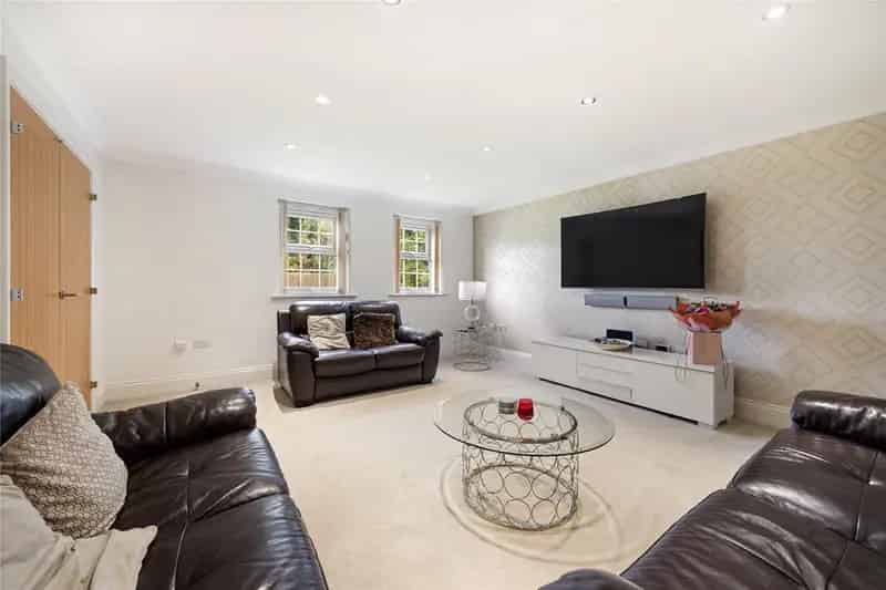 5 Bedroom Detached House For Sale Newmillerdam