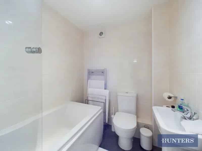 4 bedroom House
 For Sale 
Total Size: 1303 SQ FT