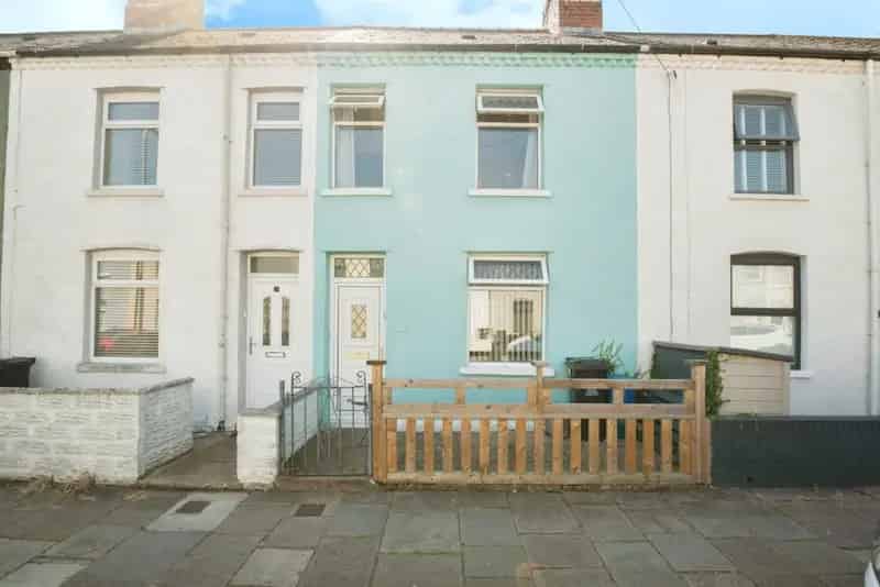 2 bedroom terraced house