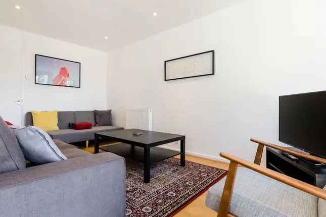 Flat to rent in Hotspur Street SE11, London.