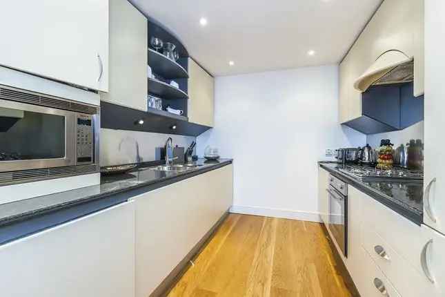 3 Bed 3 Bath Riverside Apartment Canary Wharf