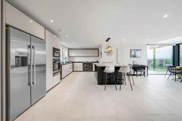4 Bedroom Detached House Hayling Island Hampshire