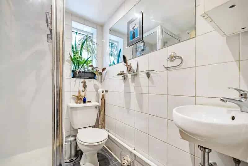 Studio Flat in East Dulwich - Cash Buyers Only