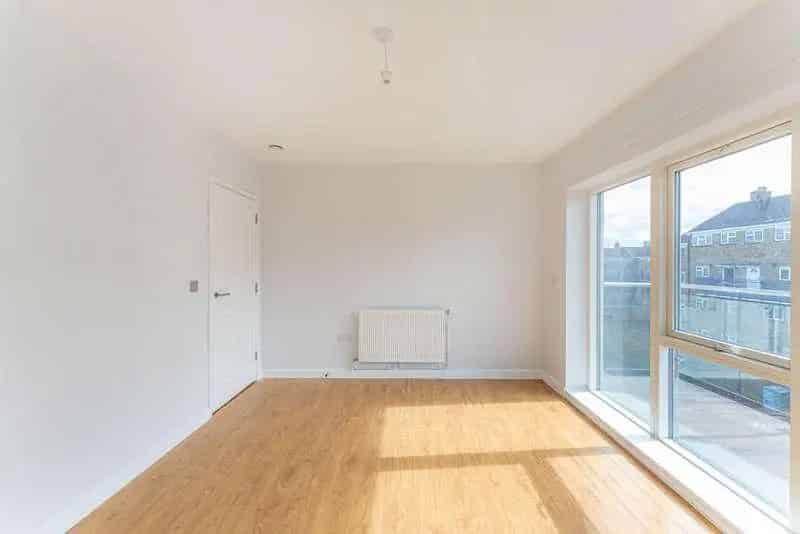 2 Bed Flat for Sale in Walthamstow E17 - Chain Free
