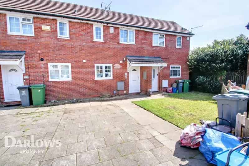 2 Bedroom Mid Terrace House for Sale
