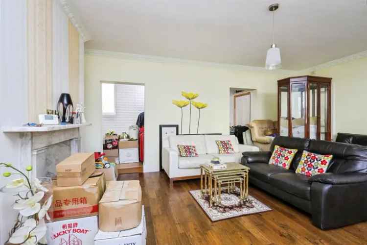 Spacious 3-Bed Ground Floor Apartment with Private Garden and Parking