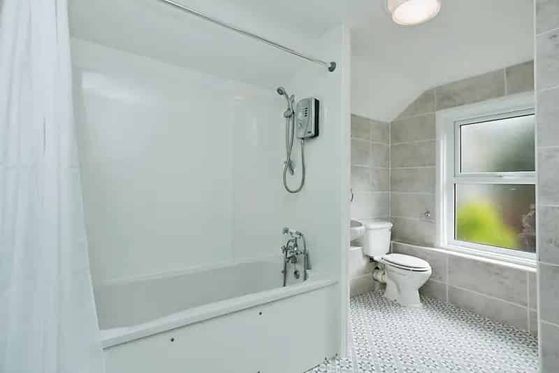 2 Bedroom Terraced House for Sale Near Basingstoke Town Centre