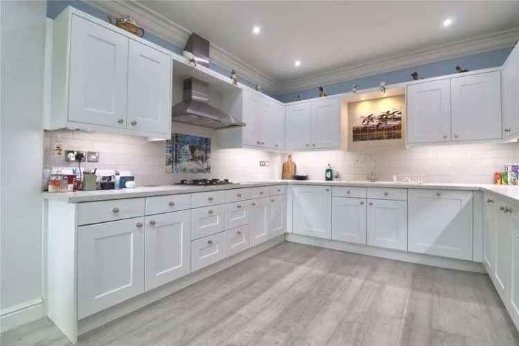 2 Bed Flat for Sale in Picturesque Rural Setting