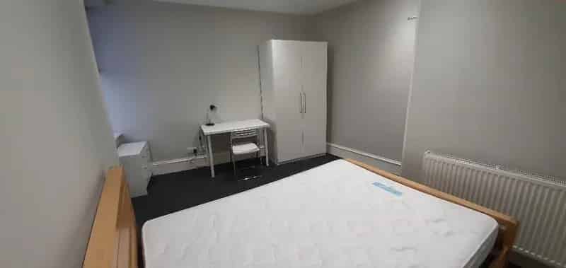 3 bedroom flat to rent