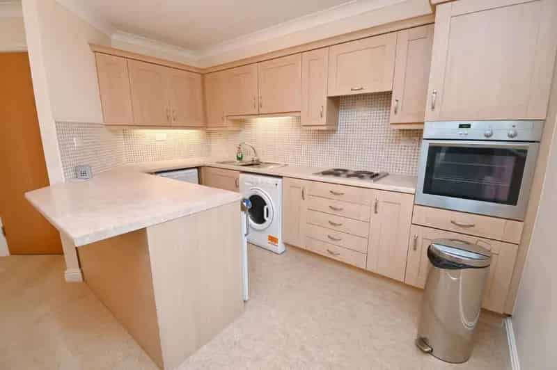 2 Bed Flat for Sale in Exclusive Over 55s Complex
