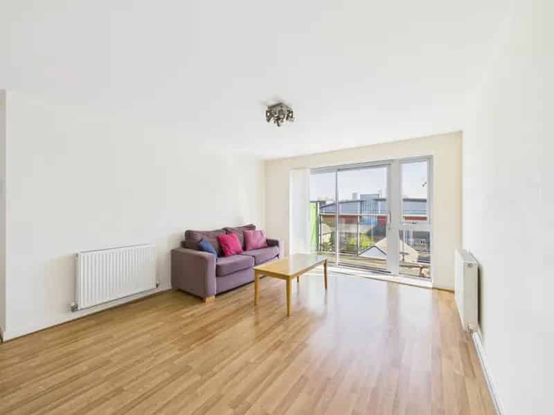 2 Bedroom Apartment Near Bow Road Station