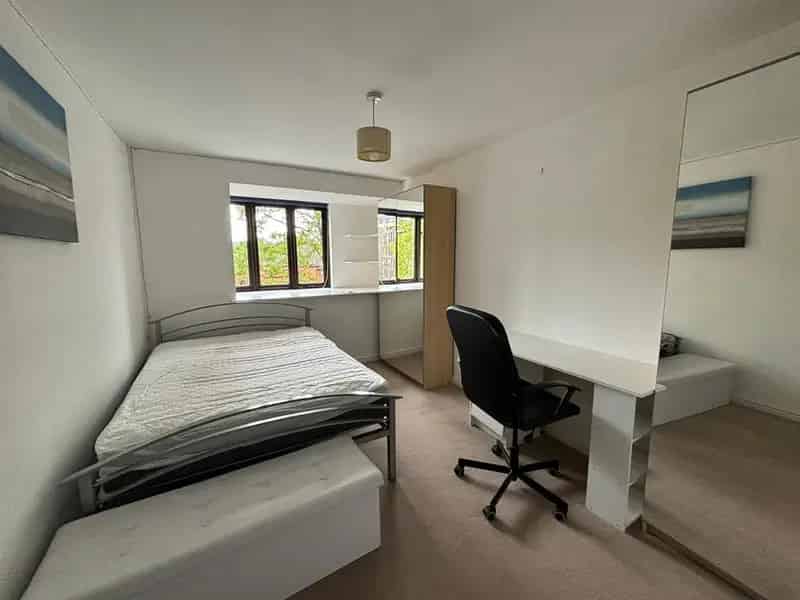 2 Bedroom Apartment to Rent Balmoral Court