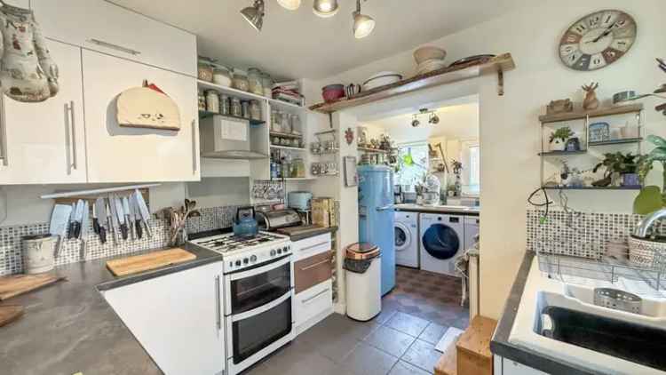 2 Bedroom House For Sale in Westbury