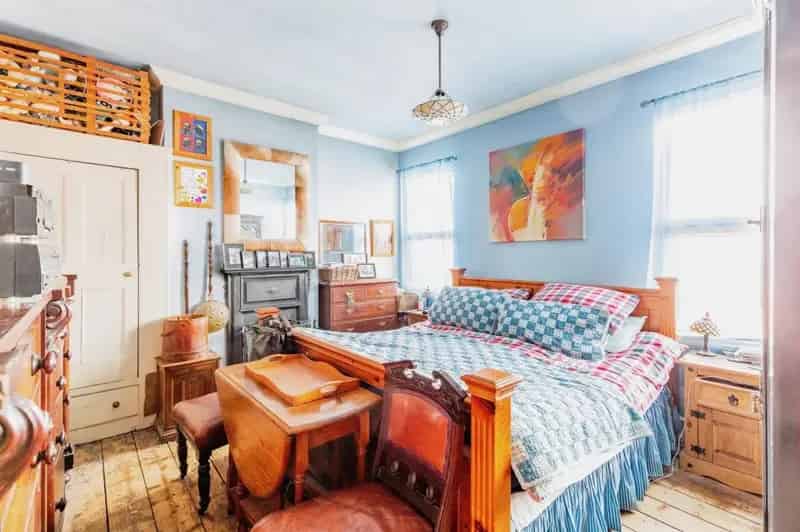 Three Bedroom Mid Terraced House with Period Features
