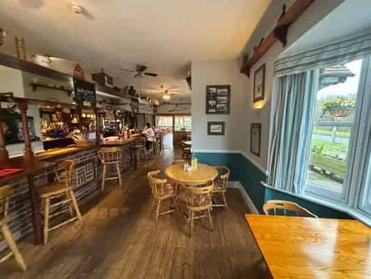 Half Moon Property for Sale in Petersfield