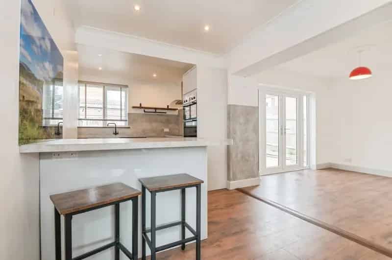 Four Bedroom Family Home Maybush En-Suites Spacious Garden