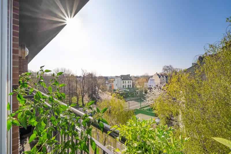 2 Bedroom Flat House to Rent in Brixton