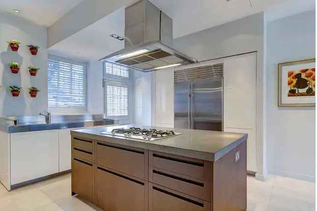 Flat for sale in Park Street, London W1K