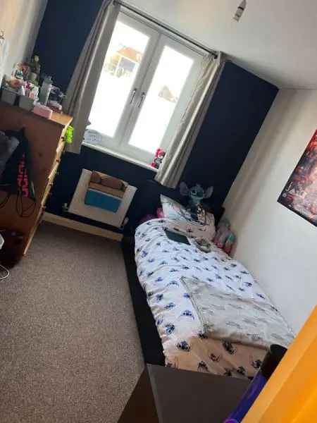 Flat For Rent in Arun, England