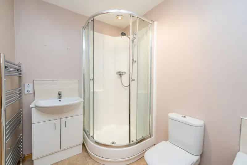 2 Bedroom Flat in Dyce with Parking