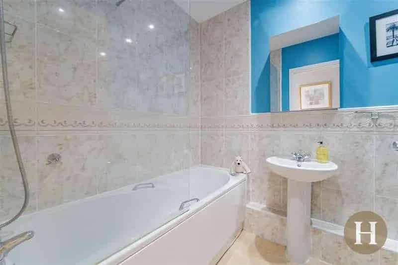 2 Bed Duplex Apartment for Sale Corner Place Development