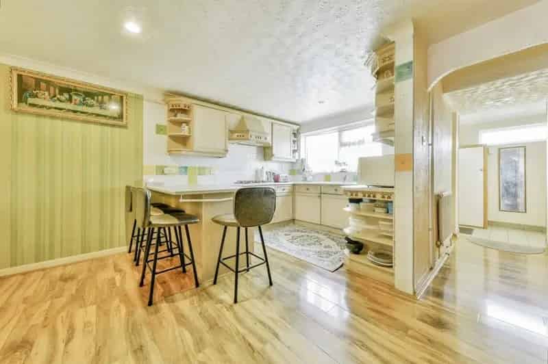 Three Bed Terraced House Extended Family Home Modern Kitchen Garden