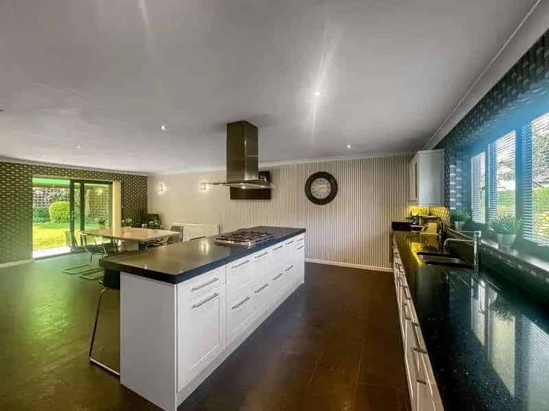 6 Bed House for Sale in Whitgift Foundation Estate