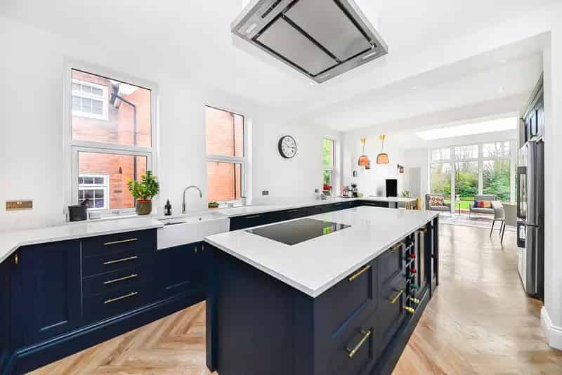 7 Bedroom Detached Victorian House For Sale