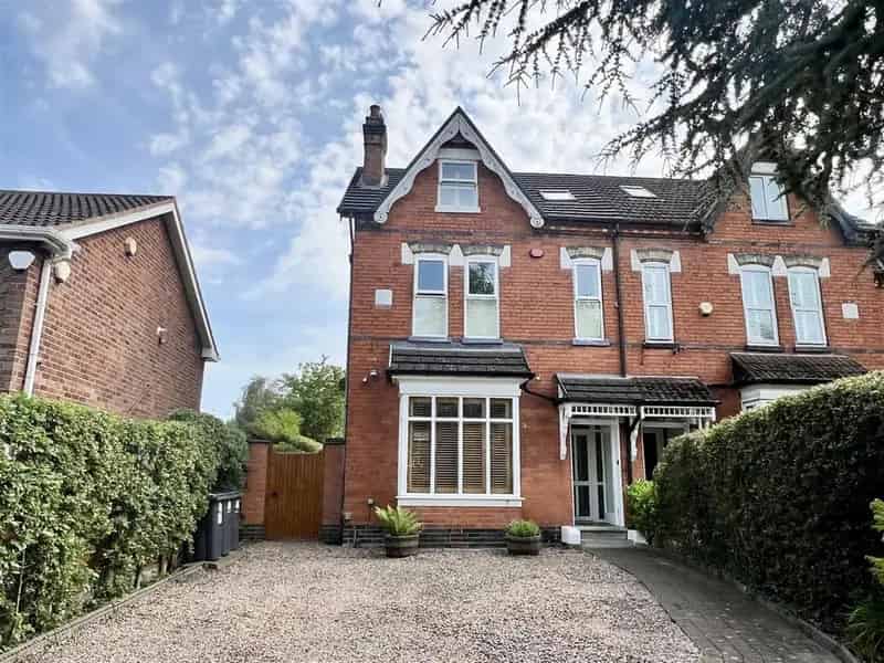 4 Bedroom End of Terrace House for Sale
