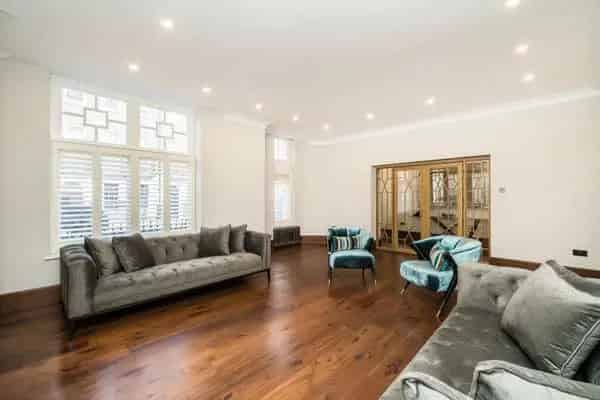 Four Bedroom Duplex Apartment in Montagu Mansions London