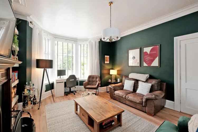 Charming 2-Bedroom Aberdeen Apartment with Original Features