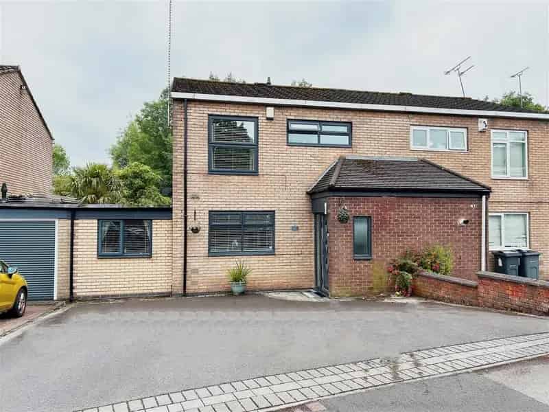 4 Bedroom Semi-Detached House for Sale