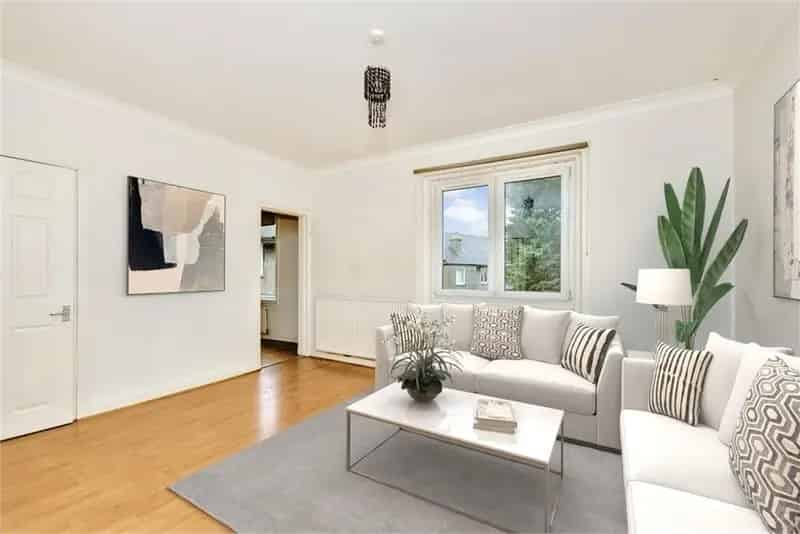 4 Bed Double Upper Villa in Carrick Knowe - Private Garden & Driveway