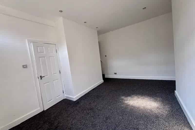3-Bedroom Home with 2 Offices - Family & Professional Ideal