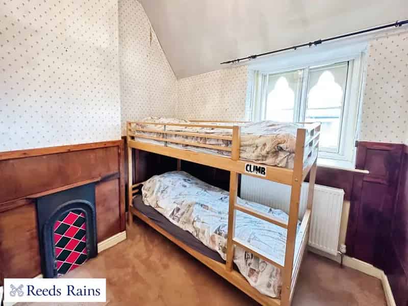3 Bedroom Mid Terrace House for Sale near Royal Stoke Hospital