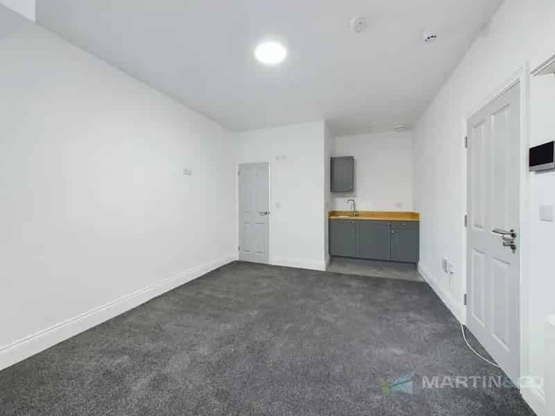 Studio to Rent