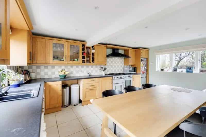 4 bedroom semi-detached house for sale